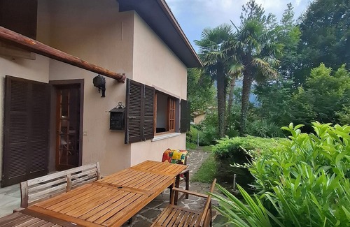 Vesta Casa | Casa Saggio: Lakeside Retreat with Stunning Views