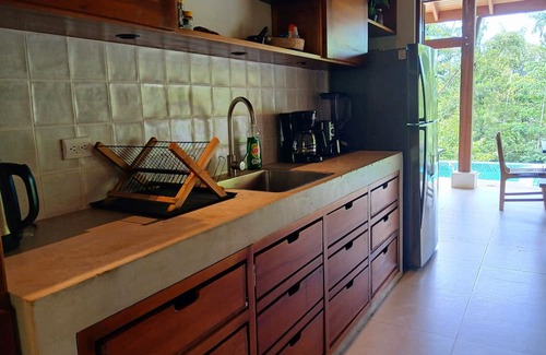 Limon Casa | Villa Paraíso 3 bed, 2 bath w/pool and AC-15 min from Punta Uva