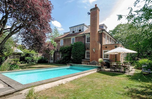 West Hill Casa | Beautiful Family Home w/Garden & Pool - Wimbledon