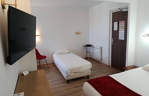 Digne-les-Bains Hotel | Comfort and Relaxation! Free Parking, Minutes to La Malmaison Art Center