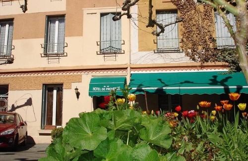Digne-les-Bains Hotel | Comfort and Relaxation! Free Parking, Minutes to La Malmaison Art Center