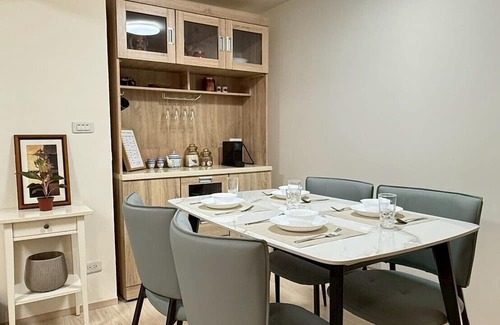 Xinyi Apartamento | Spacious family-friendly 2 BR in Xinyi, 3 Beds, Elevator, AC & Prime Location