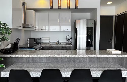 Toluca City-Centre Apartamento | Luxury 1 bedroom 2 baths Downtown with Office