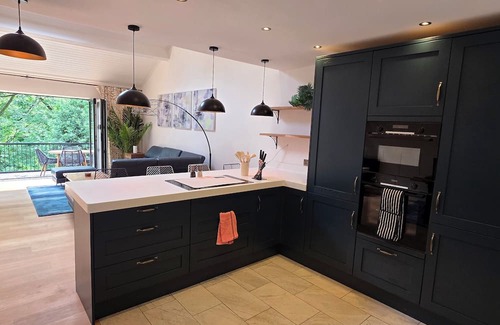 Durham Casa | Peaceful Durham City Centre Hideaway with Terrace & Seasonal Castle Views