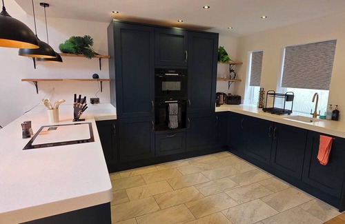 Durham Casa | Peaceful Durham City Centre Hideaway with Terrace & Seasonal Castle Views