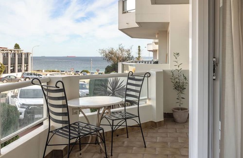 Cottesloe Apartamento | Spacious, pristine abode with ocean views, directly opposite Cott beach & cafes!