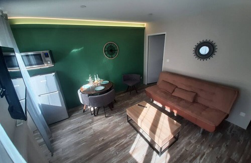 Bourg-Saint-Andeol Apartamento | Apartment '107 - Cosy T2' with Wi-Fi and Air Conditioning