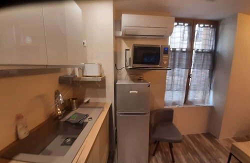 Bourg-Saint-Andeol Apartamento | Apartment '105 - Cosy T2' with Wi-Fi and Air Conditioning