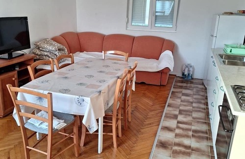 Supetarska Draga Apartamento | Three bedroom apartment with terrace and sea view Rab (A-24682-a)