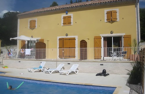 Lagorce Apartamento | Beautiful Estate in the South of Ardèche with Large Pool, BBQ, and Games