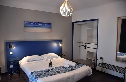 Six-Fours-les-Plages Hotel | Your Dream Getaway in Six Fours Les Plages! Pet-friendly Property!