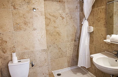 Six-Fours-les-Plages Hotel | Make Your Trip More Enjoyable! Near Fregate Beach with Private Parking!