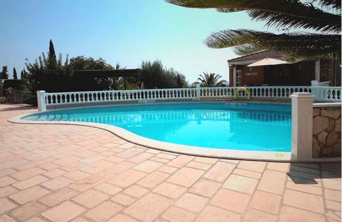 Costa Dorada Casa | La Font - Bungalow with private garden & pool by the sea