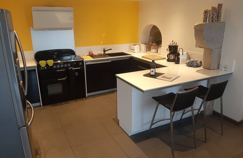 Roche Casa | Holiday Home 'La Clé Des Champs' with Mountain View, Private Terrace and Wi-Fi
