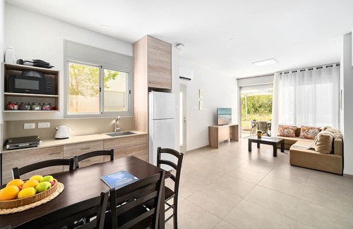 Eilon Villa | Keshet Eilon Serene Garden Villa