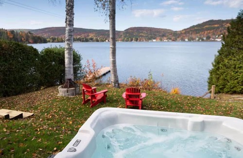Saint-Damien Casa | Waterfront with Spa and Lake Access
