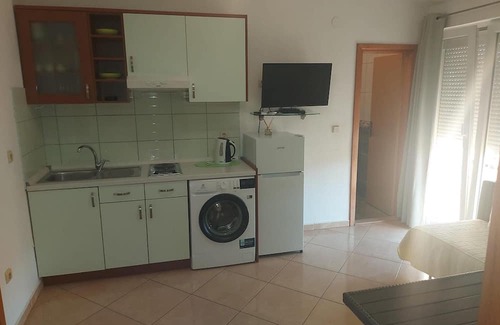 Istok Apartamento | One bedroom apartment with balcony Makarska (A-20727-d)