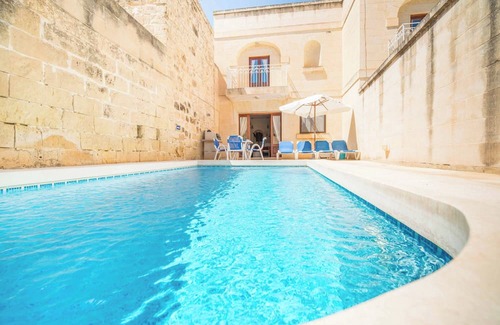 Xewkija Villa | Ta Gianni - Three Bedroom Villa, Sleeps 6