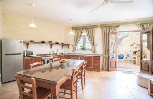 Xewkija Villa | Ta Gianni - Three Bedroom Villa, Sleeps 6