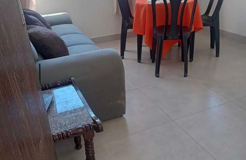 Santa Laura Apartamento | COZY WITH AIR CONDITIONING
