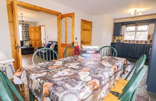 Omagh Cabaña | THE SPERRIN GETAWAY, pet friendly, with open fire in Omagh