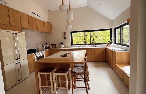 Beaune Casa | Escoffier Verde - Family haven of peace with swimming pool and nature views in Beaune