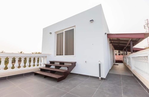 Victoria Borg Casa | Spacious 6-bedroom Beach house with pool at unique location