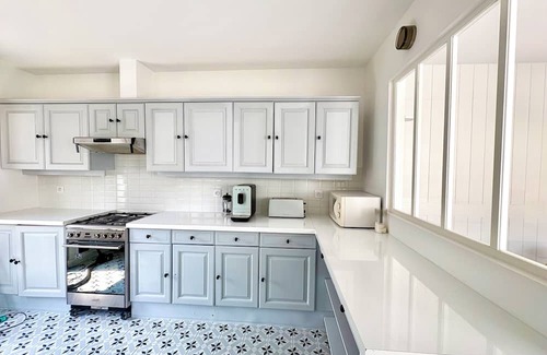 Auray Apartamento | Large duplex with garden in Auray town center