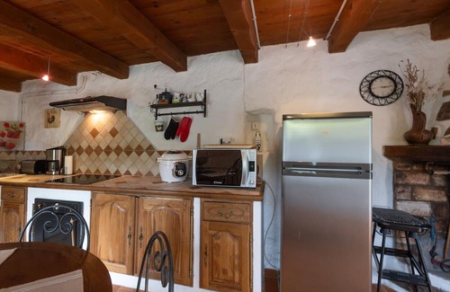 Beaumont Casa | Holiday Home 'Cœur Ardèche' with Mountain View and Private Garden
