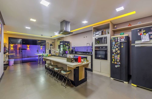 Recreio dos Bandeirantes Casa | 5 minutes from the beach High-end house with elevator and cinema room