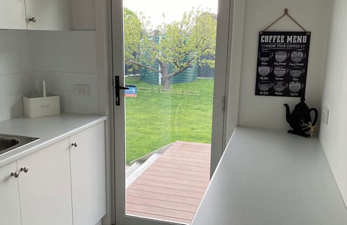 East Devonport Casa | Rosevilla Heritage Home in East Devonport with private parking and free WiFi