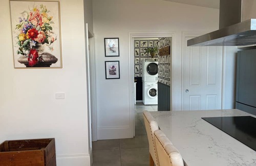 East Devonport Casa | Rosevilla Heritage Home in East Devonport with private parking and free WiFi