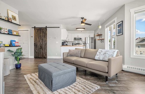 Sylvan Lake Apartamento | Lakefront Lookout 1BR Condo on Lakeshore Drive!