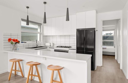 Williamstown Casa | Seagulls Nest - Beautiful spacious pet friendly home next to the ocean