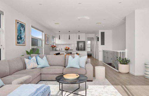 Williamstown Casa | Seagulls Nest - Beautiful spacious pet friendly home next to the ocean