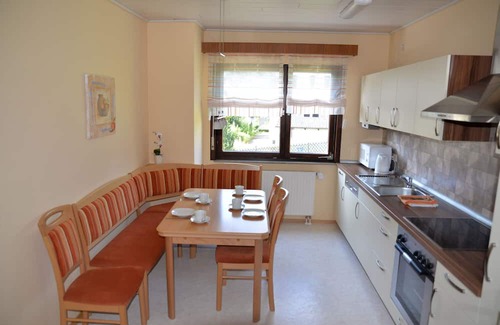 Gemarkung Laufen an der Eyach Apartamento | Apartment '90 Qm' with Shared Terrace and Wi-Fi