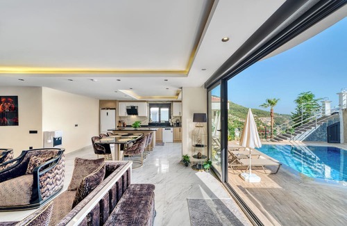 Alanya Villa | Modern 4-bedroom villa Private pool - 10 min from Kleopatra beach