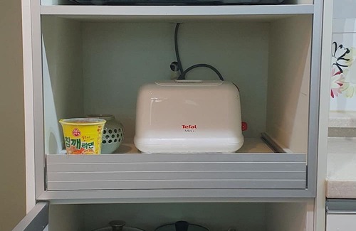 Seogyo-dong Apartamento | COMFY - 2 Bedrooms - Elevator/Terrace in Heart of Hongdae- 4 mins walk to subway