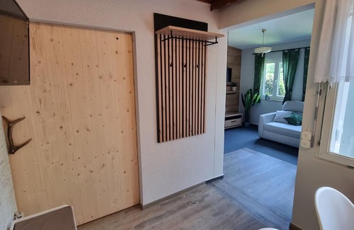 Probstzella Casa | Guesthouse 'Ritschel Alm' with Mountain View, Shared Pool and Wi-Fi