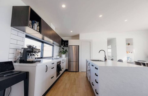 Tawharanui Casa | Omakana House, Omakana House - Sunrise Views, Spa & Scenic Deck