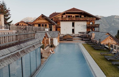 Haus Casa | "Bergquell" suite, separate WC and bath/shower (from 7 nights) - Nature and wellness hotel