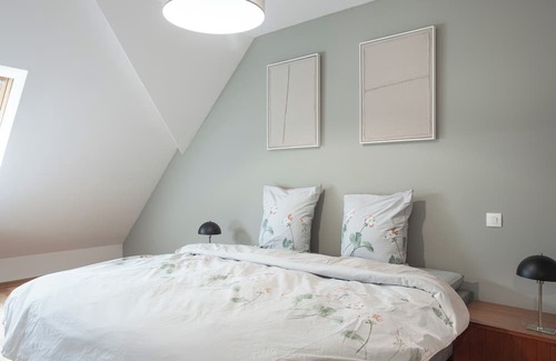 Marlenheim Cama Y Desayuno | The secret garden, spacious house with parking.