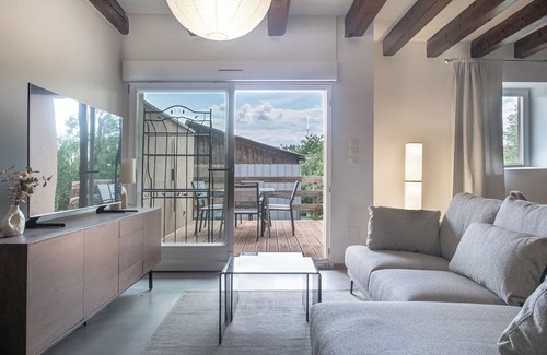 Marlenheim Cama Y Desayuno | The secret garden, spacious house with parking.