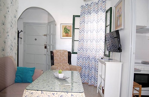 Nervion Apartamento | Apartment on 3rd floor, in commercial and leisure area. Good location.