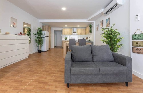 Pobles de l'Oest Apartamento | Spacious first floor in Benimámet