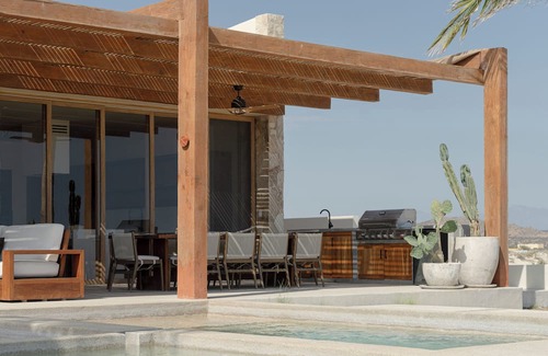 La Ribera Villa | Stunning New Beachfront Villa, staff available upon request