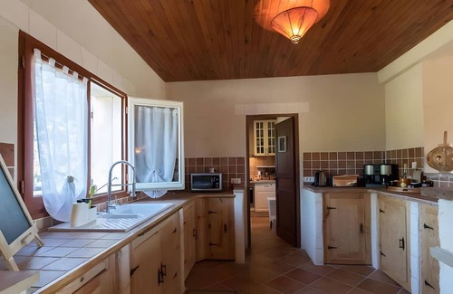 Vignaux Casa | Holiday Home 'Grand Gîte De Gascogne' with Private Pool, Shared Terrace and Wi-Fi