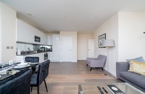 London Borough of Bromley Apartamento | Cozy 2BR Retreat by Bromley Town Centre