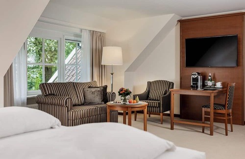 Ootmarsum Hotel | Peaceful Escape Ideal for a Romantic Getaway - with Indoor and Outdoor Pool