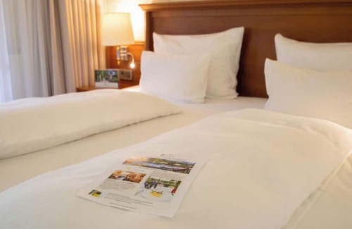 Ootmarsum Hotel | Serene Countryside Room Minutes from Galleries and Cafes - Near Huis Singraven